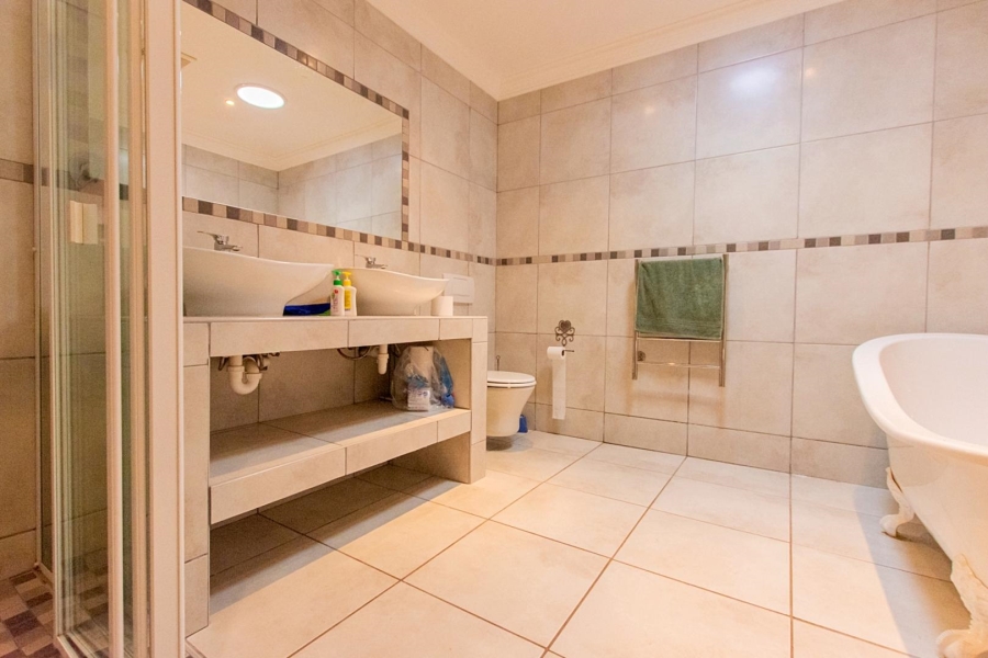 7 Bedroom Property for Sale in Middedorp Western Cape